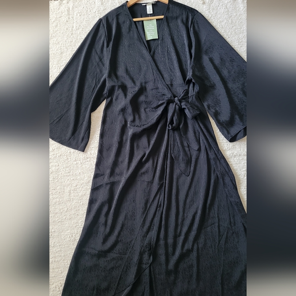 H&M Embossed Print Wrap Dress